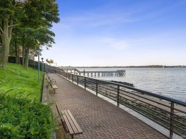 166-25 Powells Cove Boulevard 3F, Beechhurst NY 11357