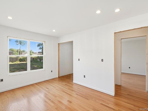 86 Moffitt Boulevard, Islip NY 11751