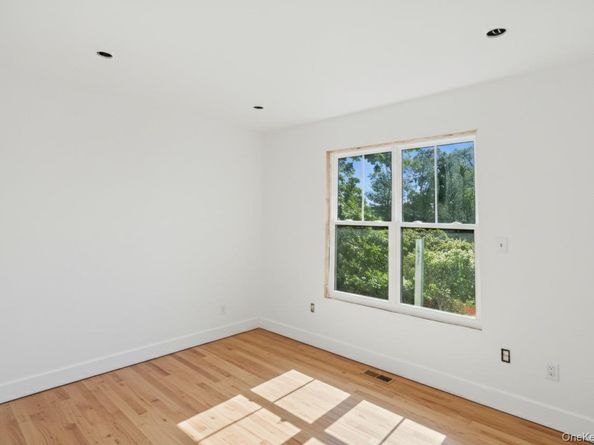 86 Moffitt Boulevard, Islip NY 11751