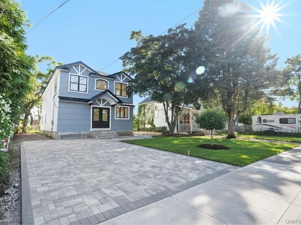 86 Moffitt Boulevard, Islip NY 11751