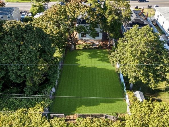 86 Moffitt Boulevard, Islip NY 11751