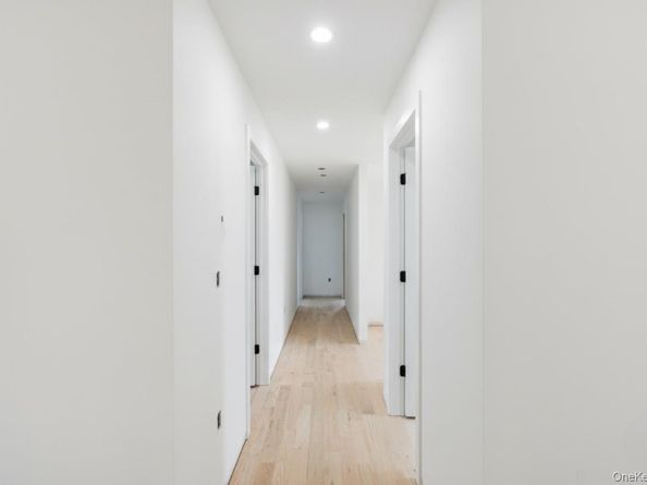 86 Moffitt Boulevard, Islip NY 11751