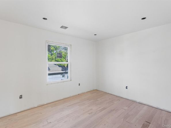 86 Moffitt Boulevard, Islip NY 11751
