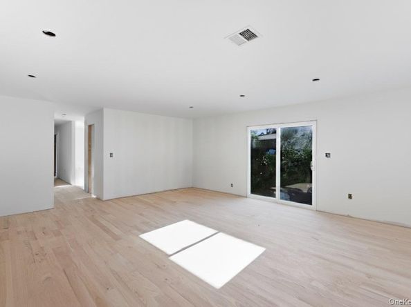 86 Moffitt Boulevard, Islip NY 11751