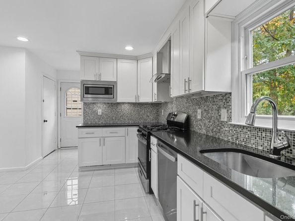 105 Sprague Road, Scarsdale NY 10583