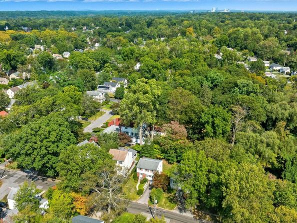 105 Sprague Road, Scarsdale NY 10583