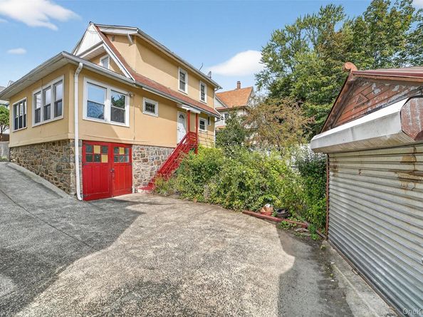180 Saratoga Avenue, Yonkers NY 10705