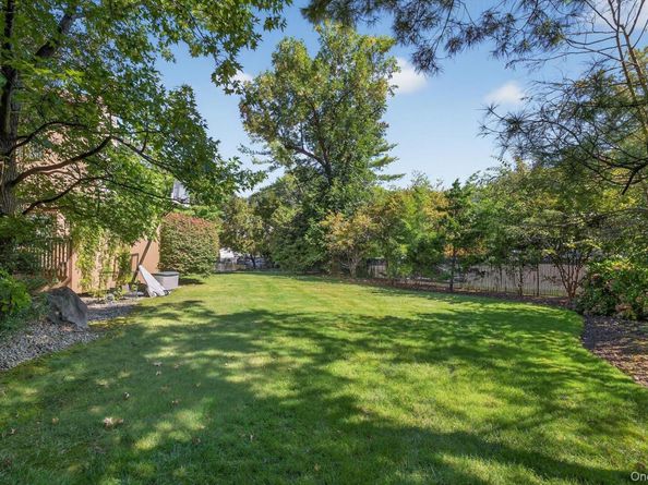 1 Ellen Court, Glen Cove NY 11542