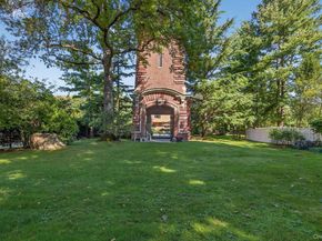 1 Ellen Court, Glen Cove NY 11542