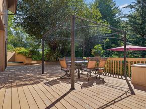 1 Ellen Court, Glen Cove NY 11542