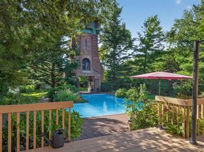 1 Ellen Court, Glen Cove NY 11542
