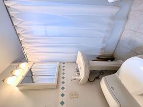 193-02 39 Avenue 1, Flushing NY 11358
