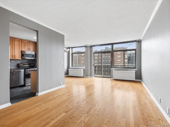 35 N Chatsworth Avenue 6R, Larchmont NY 10538