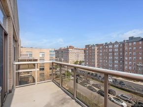 35 N Chatsworth Avenue 6R, Larchmont NY 10538