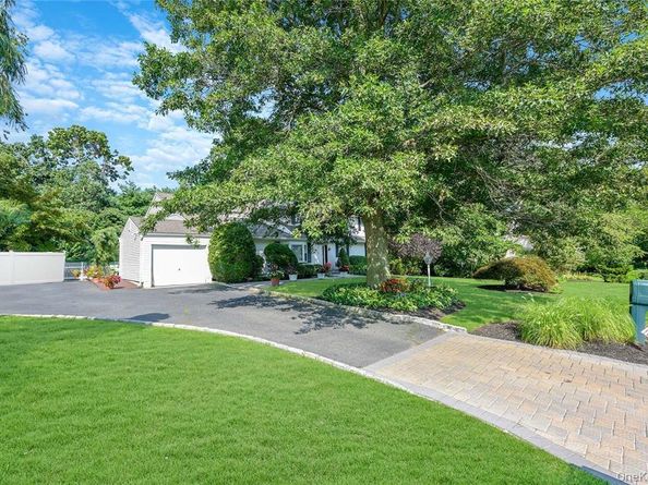 33 Peachtree Lane, Mount Sinai NY 11766