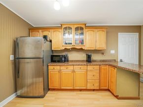 33 Peachtree Lane, Mount Sinai NY 11766