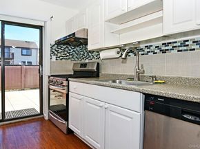 92 Gauguin Court 92, Middle Island NY 11953