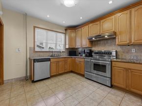 7535 60th Place, Glendale NY 11385