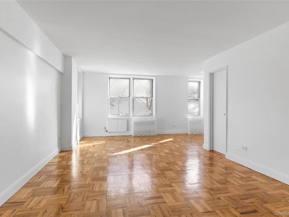 5015 39th Street 1F, Sunnyside NY 11104