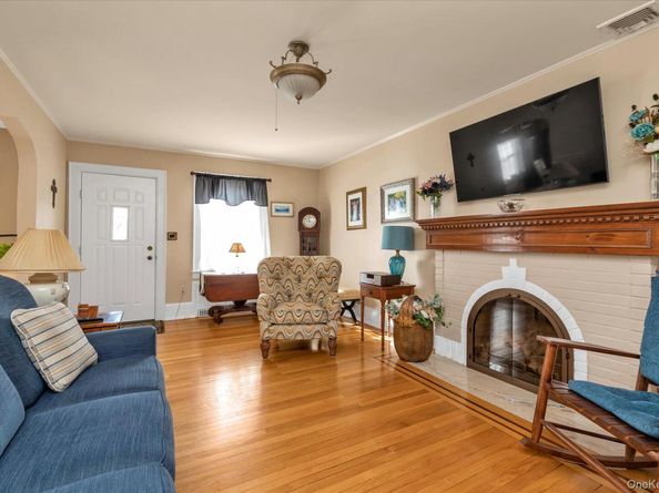 51 Huntington Avenue, Lynbrook NY 11563