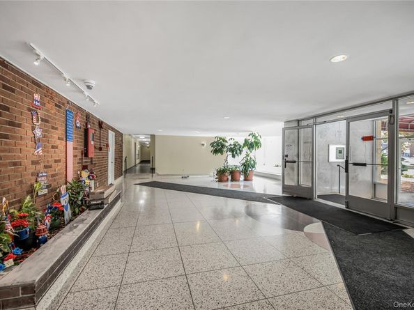 2 Sadore Lane 5U, Yonkers NY 10710