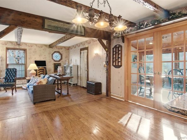 105 Rustic Road, Port Jefferson NY 11777