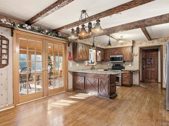 105 Rustic Road, Port Jefferson NY 11777