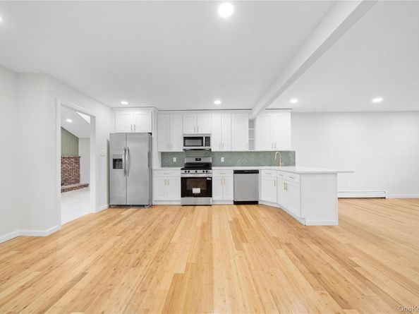 4 Julie Lane, Selden NY 11784