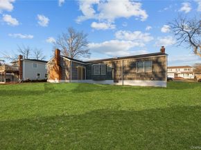 4 Julie Lane, Selden NY 11784