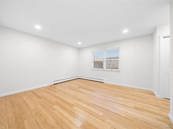 4 Julie Lane, Selden NY 11784