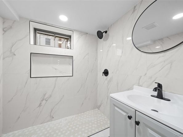 4 Julie Lane, Selden NY 11784