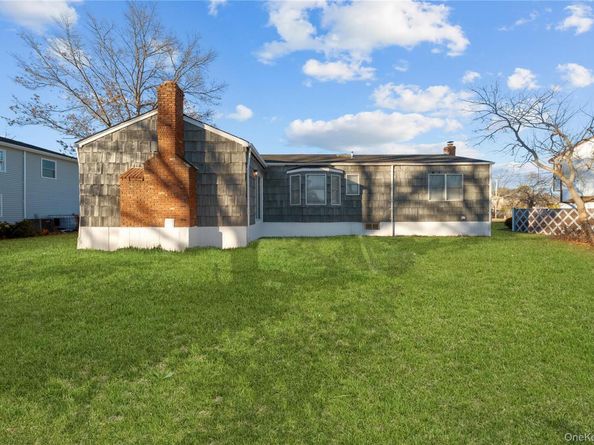 4 Julie Lane, Selden NY 11784