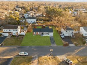 4 Julie Lane, Selden NY 11784