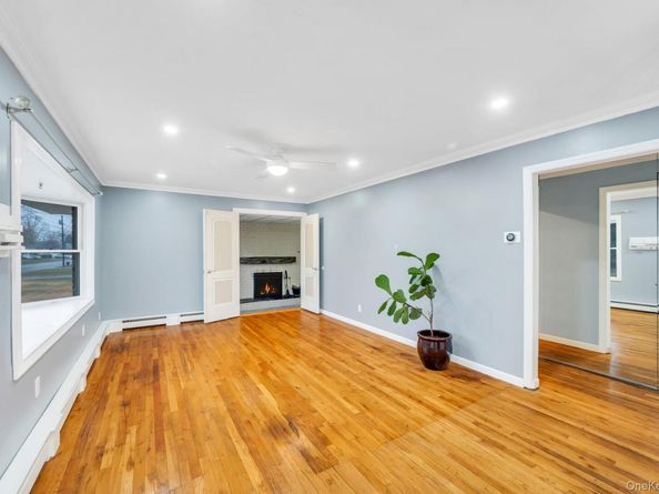 47 Pearsall Place, Deer Park NY 11729