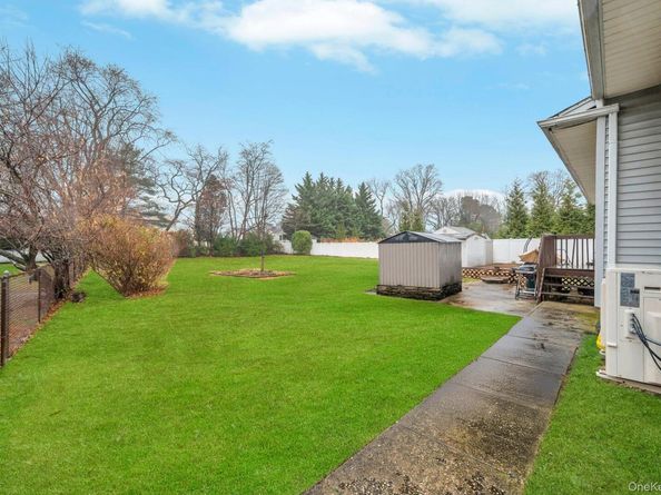 47 Pearsall Place, Deer Park NY 11729