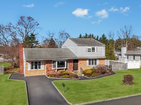 47 Pearsall Place, Deer Park NY 11729