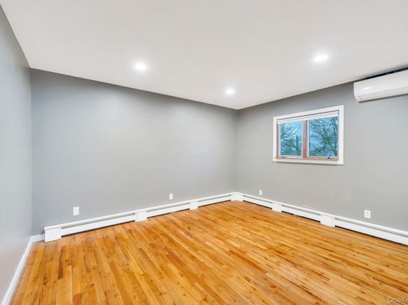 47 Pearsall Place, Deer Park NY 11729