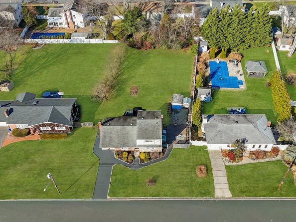 47 Pearsall Place, Deer Park NY 11729