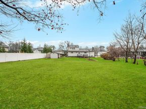 47 Pearsall Place, Deer Park NY 11729