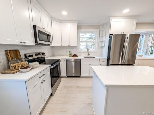 15 Short Street, Flanders NY 11901