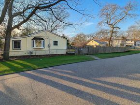 15 Short Street, Flanders NY 11901