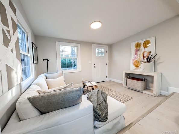 15 Short Street, Flanders NY 11901