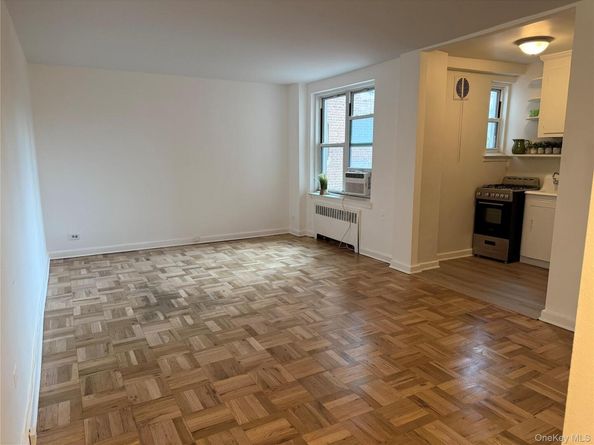 30-11 Parsons Boulevard 2T, Flushing NY 11354