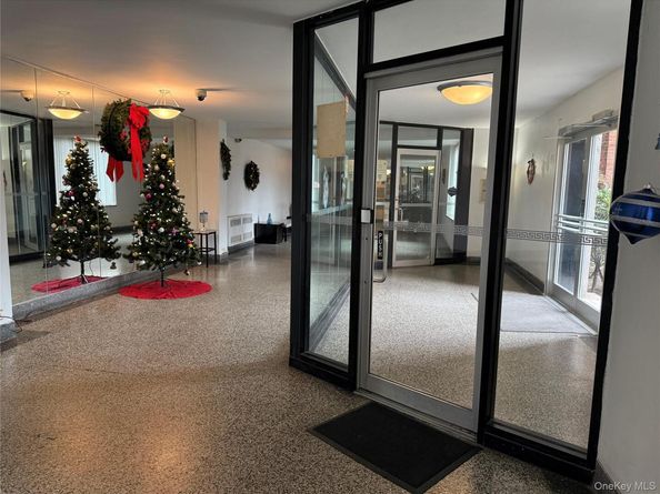 30-11 Parsons Boulevard 2T, Flushing NY 11354