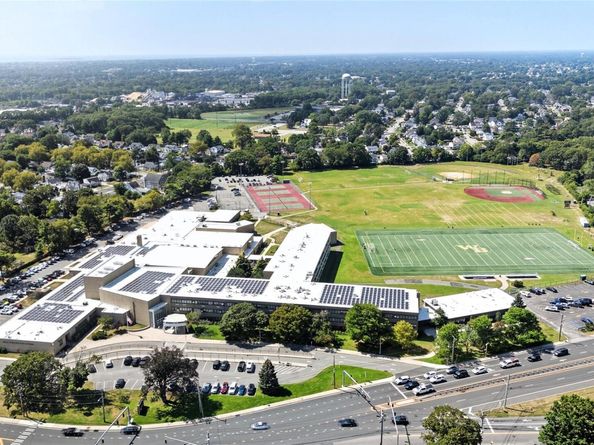 792 Glendale Road, Babylon NY 11704