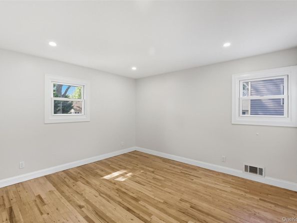 792 Glendale Road, Babylon NY 11704