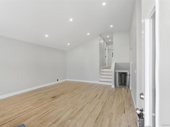 792 Glendale Road, Babylon NY 11704