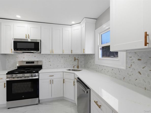 792 Glendale Road, Babylon NY 11704