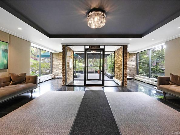 42-30 Douglaston Parkway 5C, Douglaston NY 11363