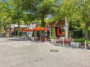 42-30 Douglaston Parkway 5C, Douglaston NY 11363